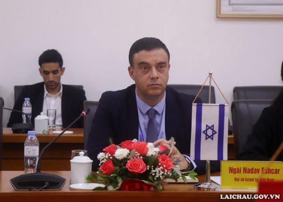  Ngài Nadav Eshcar – Đại sứ Israel tại Việt Nam phát biểu tại Phiên giới thiệu.